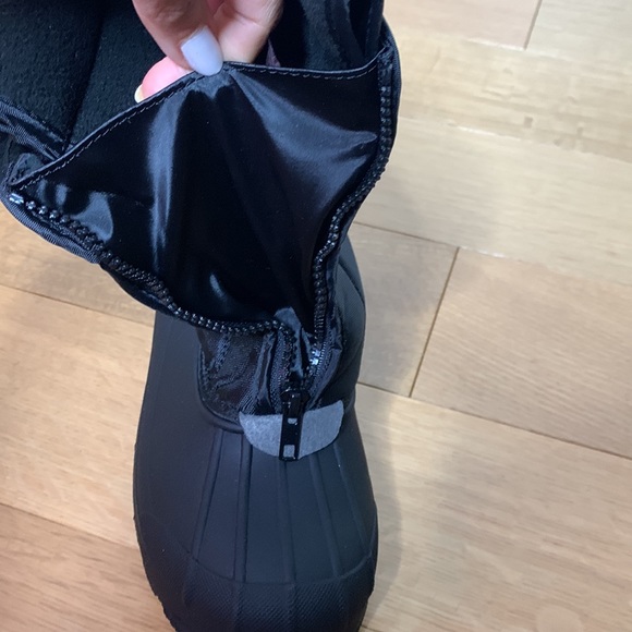 Dream pairs snow boots NWT size 6 Black - Picture 4 of 9